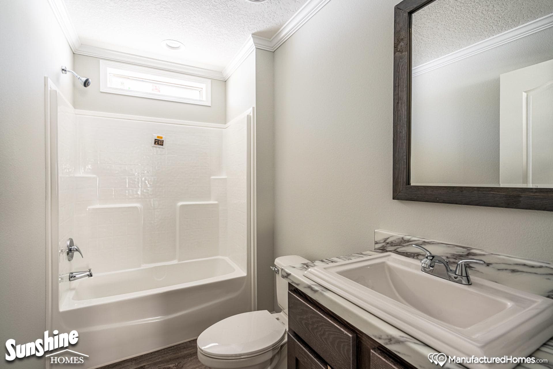 Pri3252-2001 v2 bathroom home features