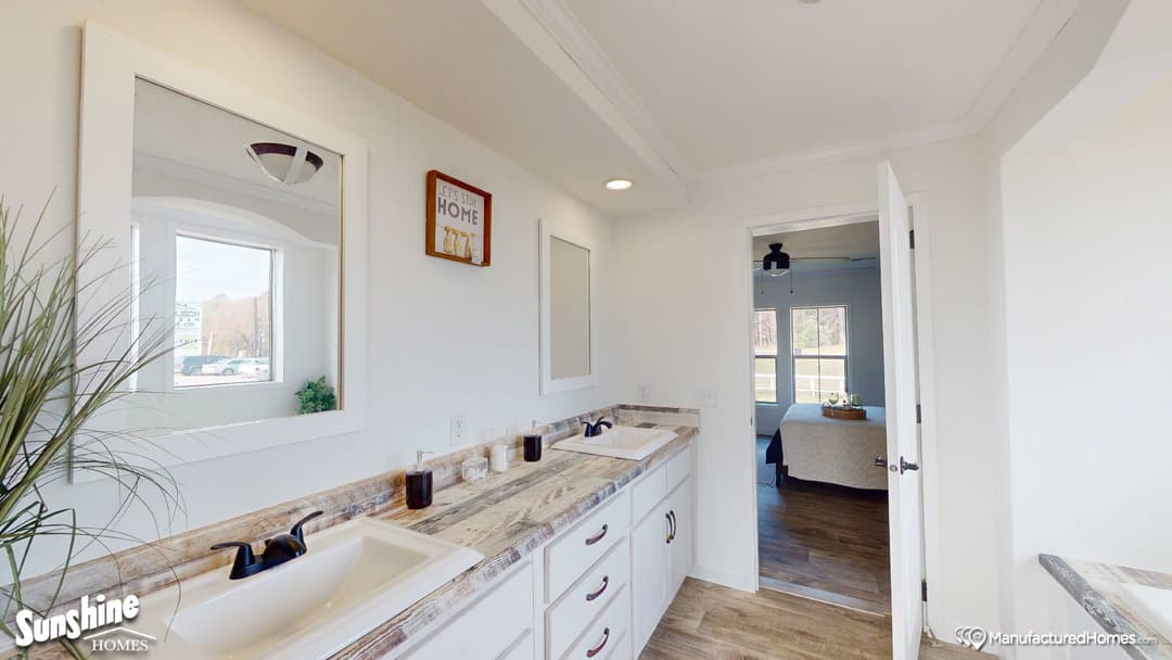 Pri3264-2005 bathroom home features