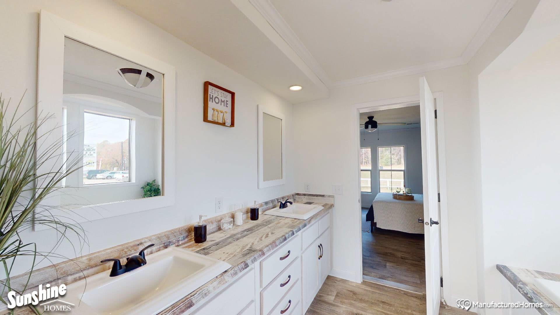 Pri3264-2005 bathroom home features