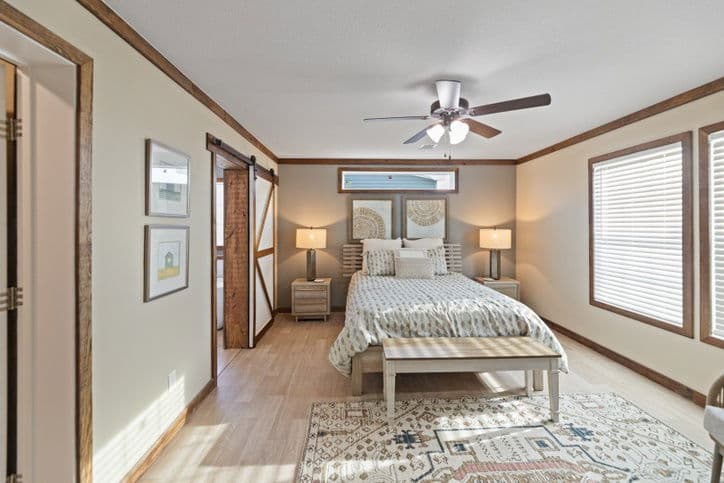 Goose 28643a bedroom home features