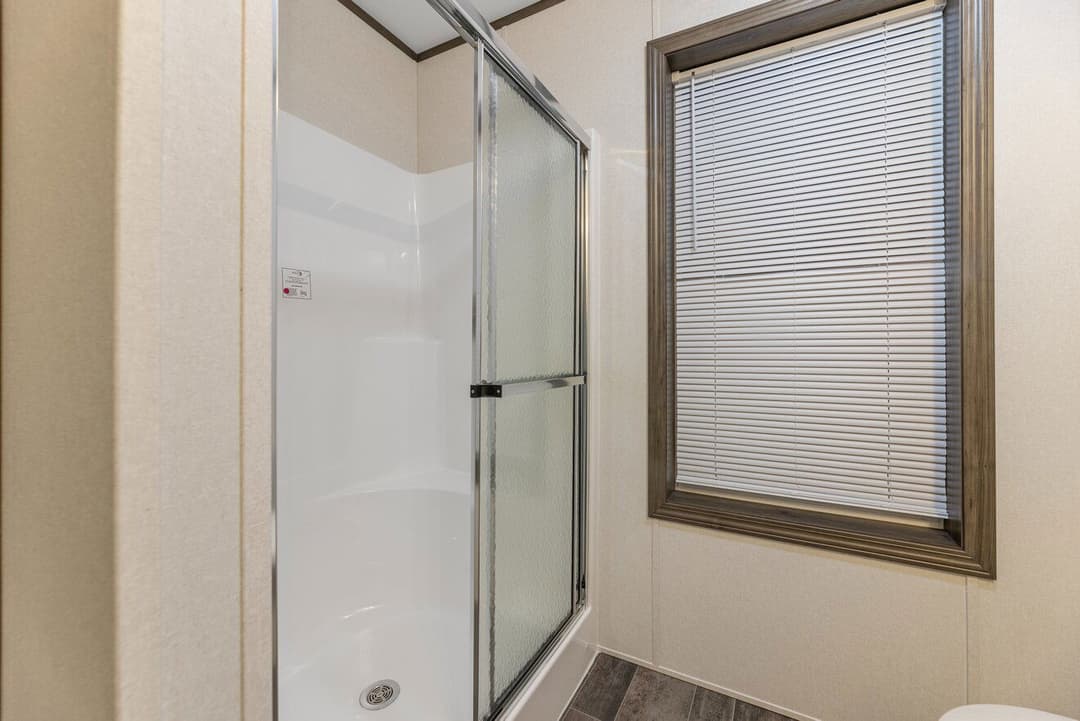 Vista 193500 bathroom home features