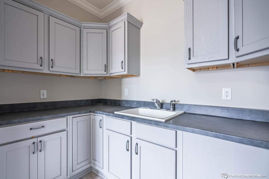 Ashley kitchen home features