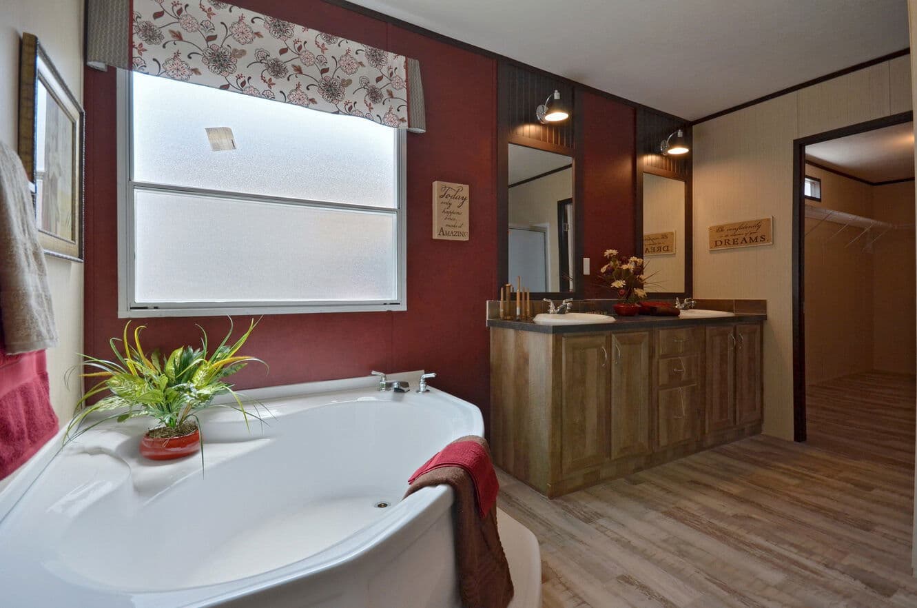 Alamo lite 28563t interior and bathroom home features