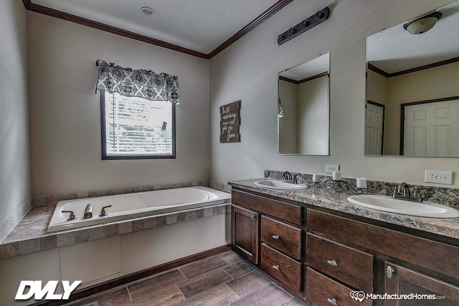 Brooks pointe bathroom home features