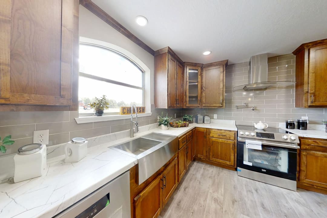 Pri3270-2014 kitchen home features