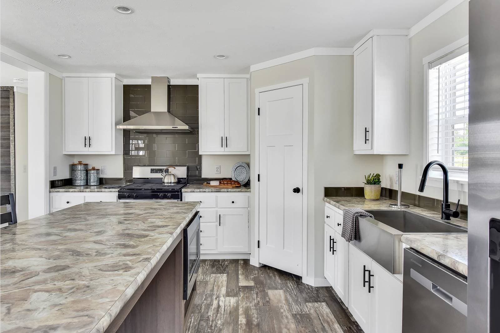 Elevate 56f kitchen home features