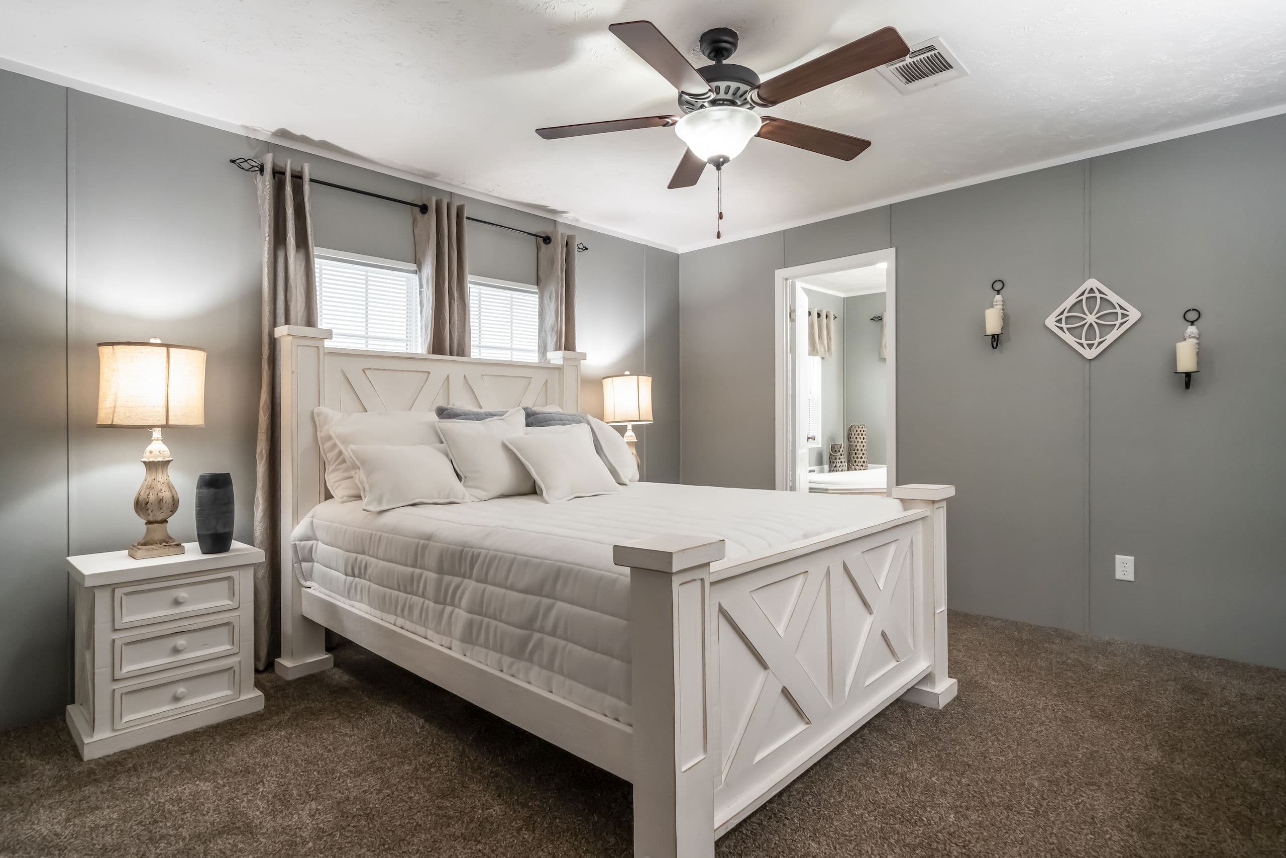 Md-50 bedroom home features