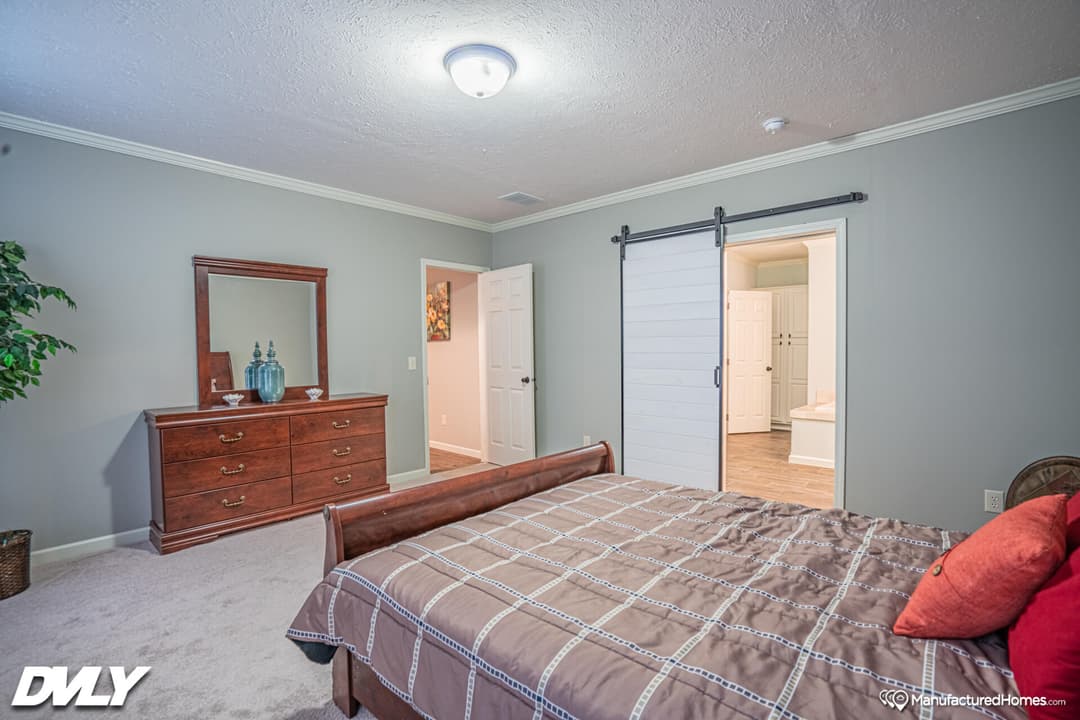 The big chief bedroom home features