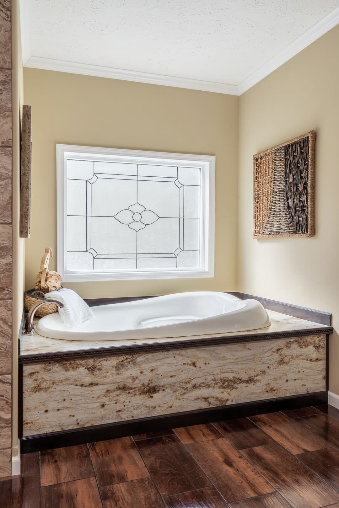 Kb-3238 bathroom home features