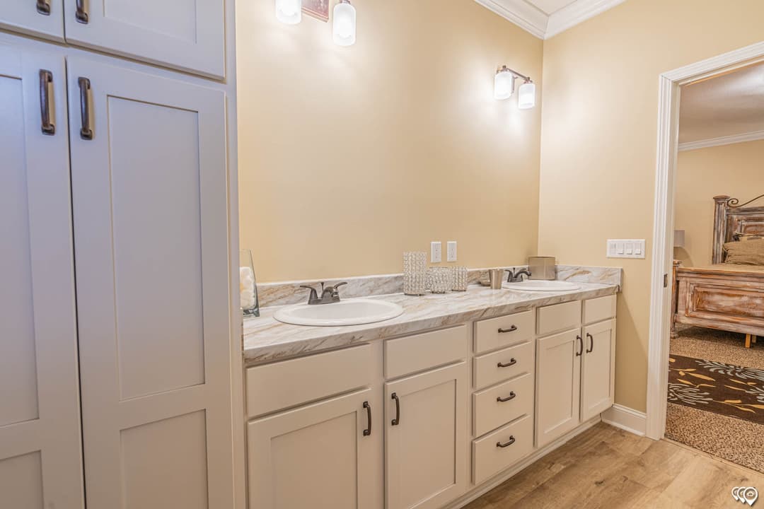 Woodland interior home features