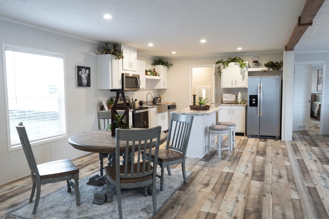 Big sky interior home features