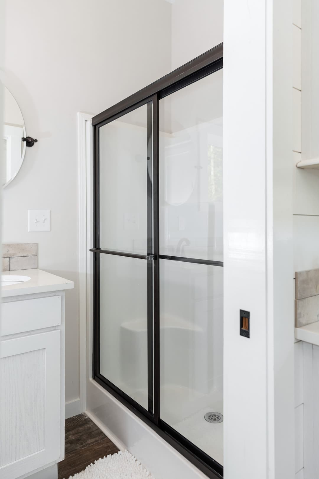 Cahaba bathroom home features