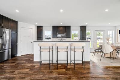 Ne-619 kitchen home features