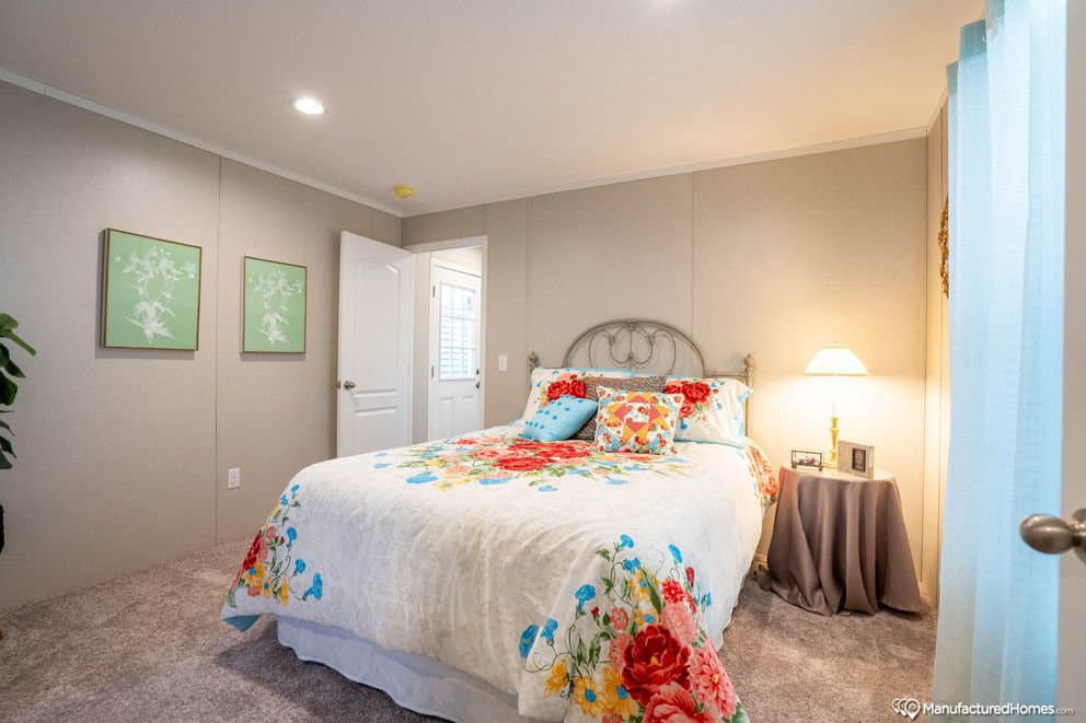 Topaz 70 bedroom home features