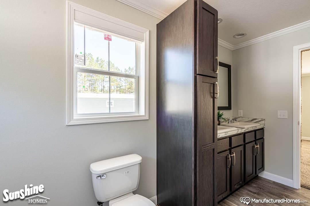 Pri3252-2001 v2 bathroom home features