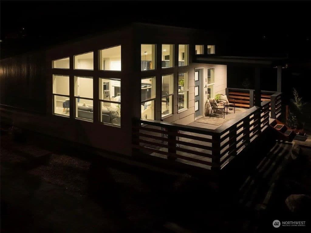 Brook haven exterior home features