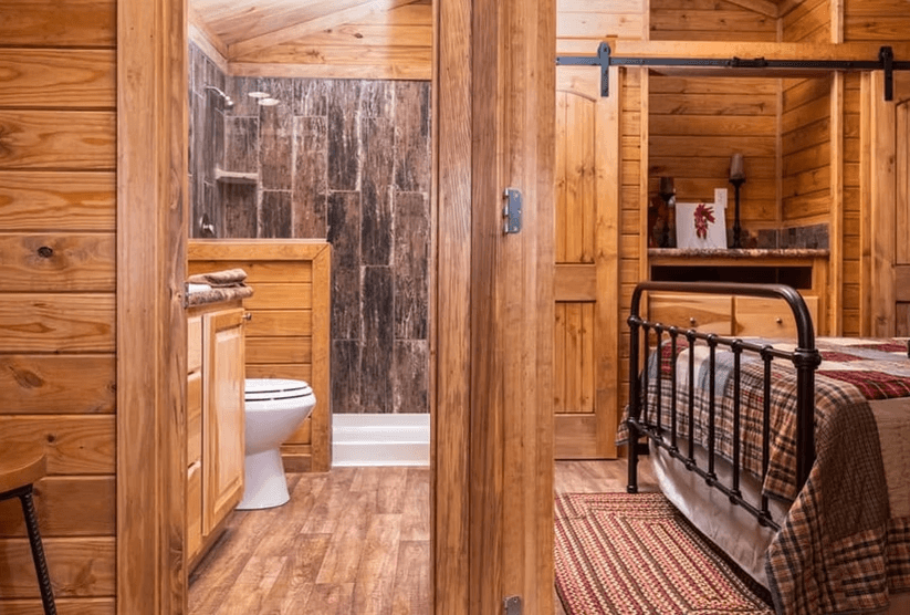 Meadow view bathroom and bedroom home features