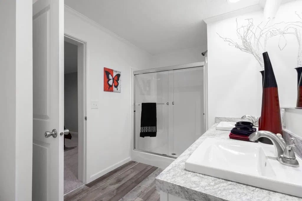 Blazer elite singlewide bathroom home features