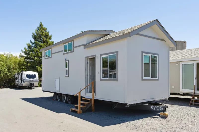Shore park elevation and exterior home features