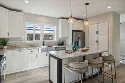 Cabernet kitchen home features