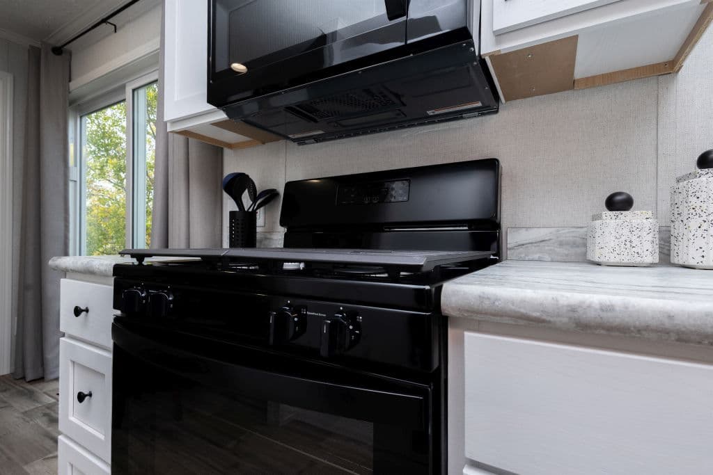 Astro creations singlewide 1a2081-p kitchen home features