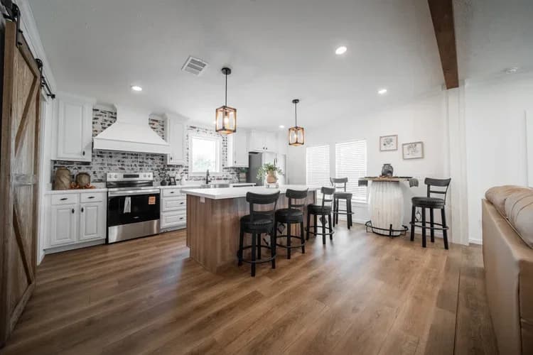 Sky harbor 2.0 interior home features