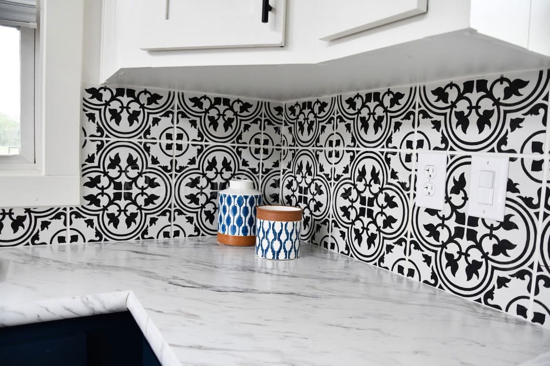 Cardinal kitchen home features