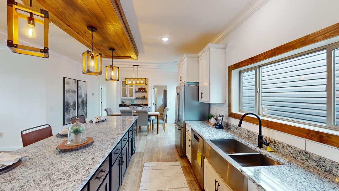 Pri3284-2010-2 kitchen home features