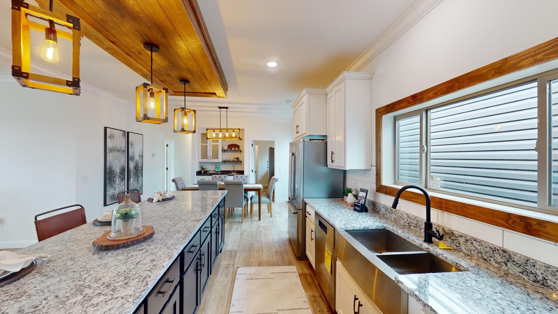 Pri3284-2010-2 kitchen home features