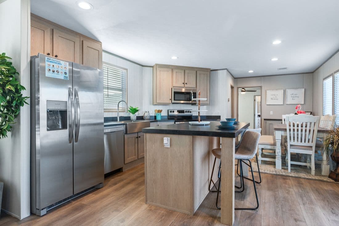 Resolution 16763j kitchen home features