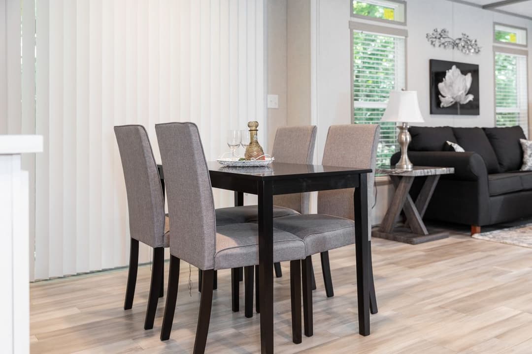 The anniversary 76 interior home features