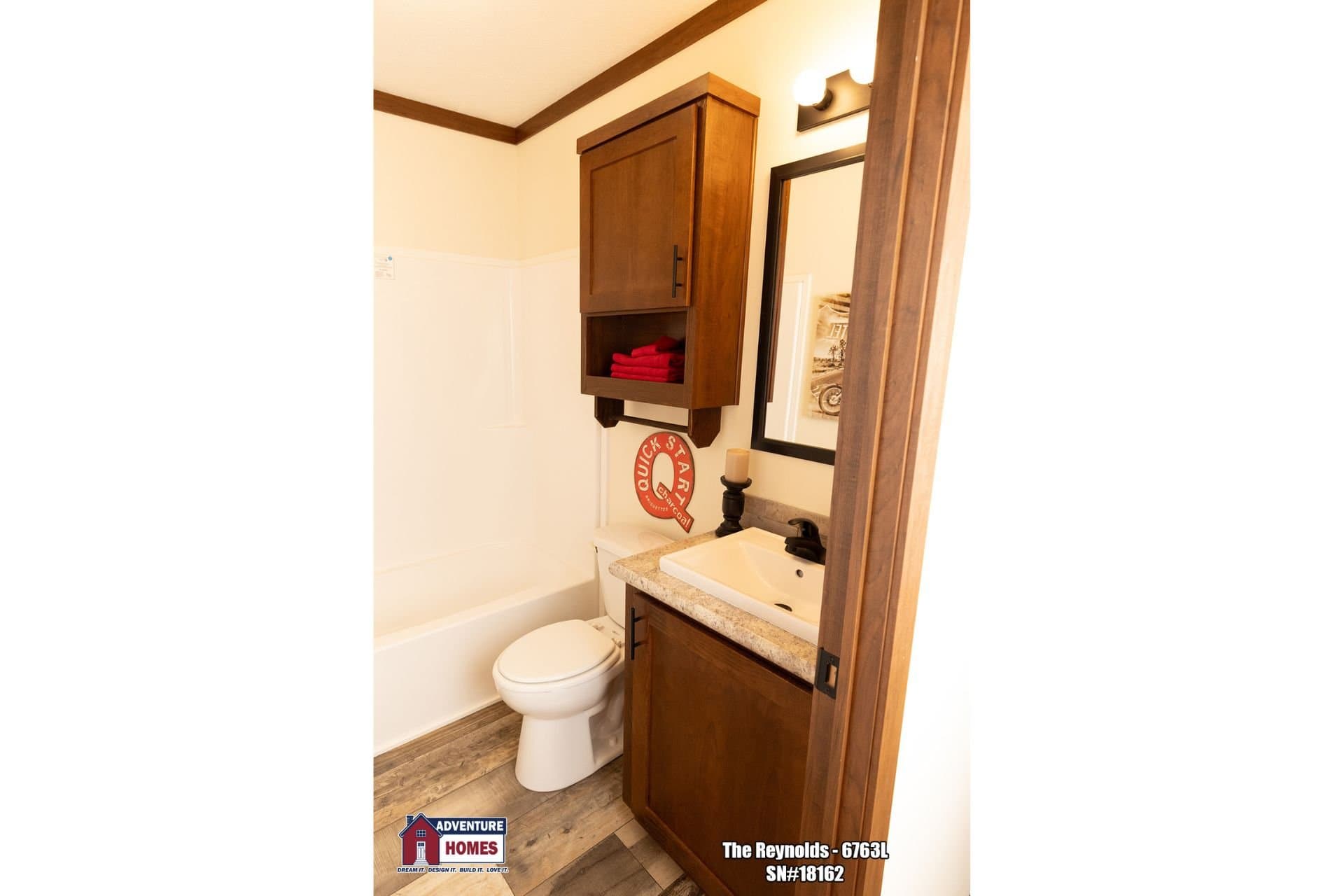 Reynolds | 6763l bathroom home features