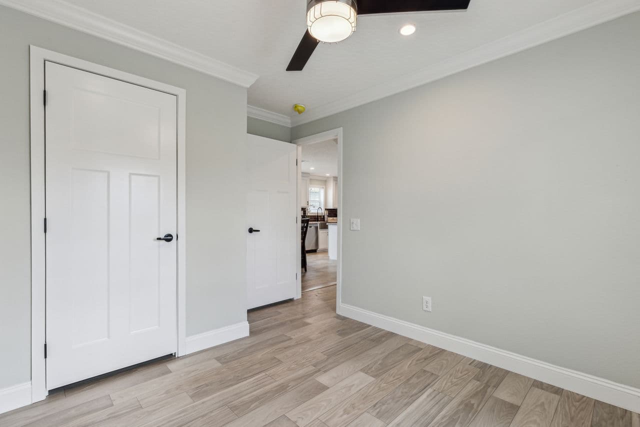 Waycross express 2852477 bedroom home features