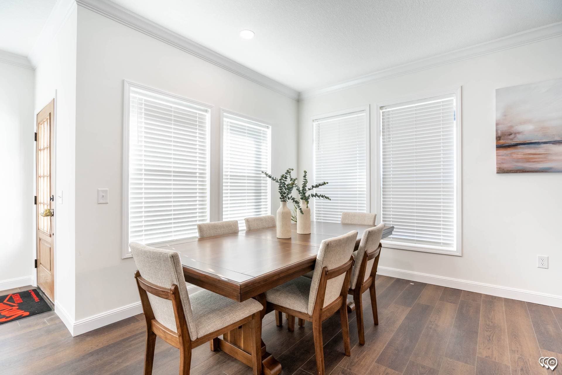 Pri3284-2073 interior home features