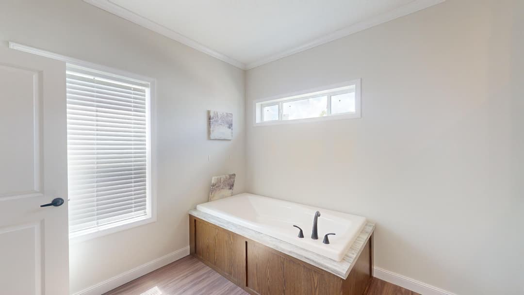 Pri4784-3503 bathroom home features