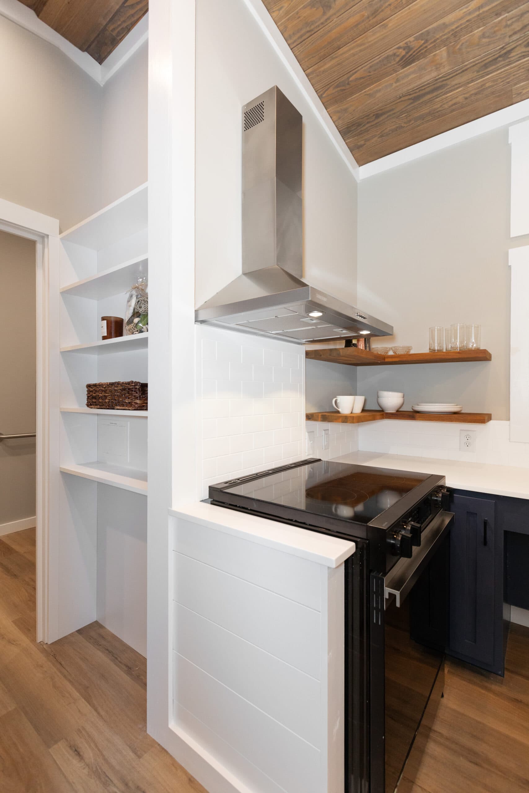 Blue springs kitchen home features