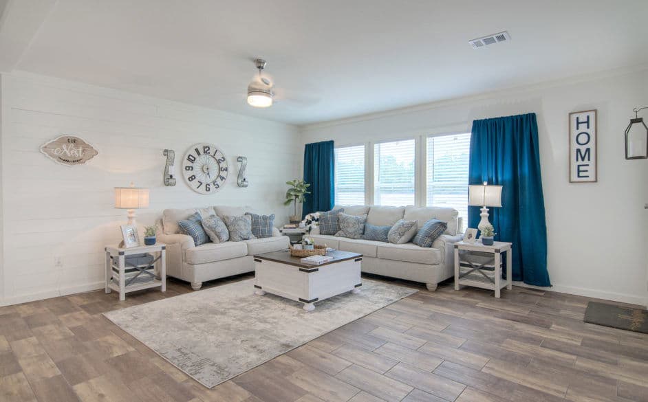 Pearl 6380 interior home features