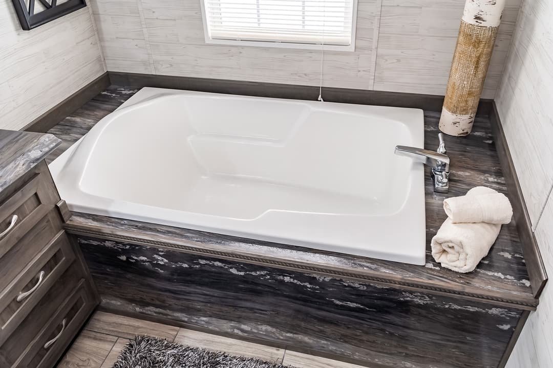 Md-41-32 bathroom home features