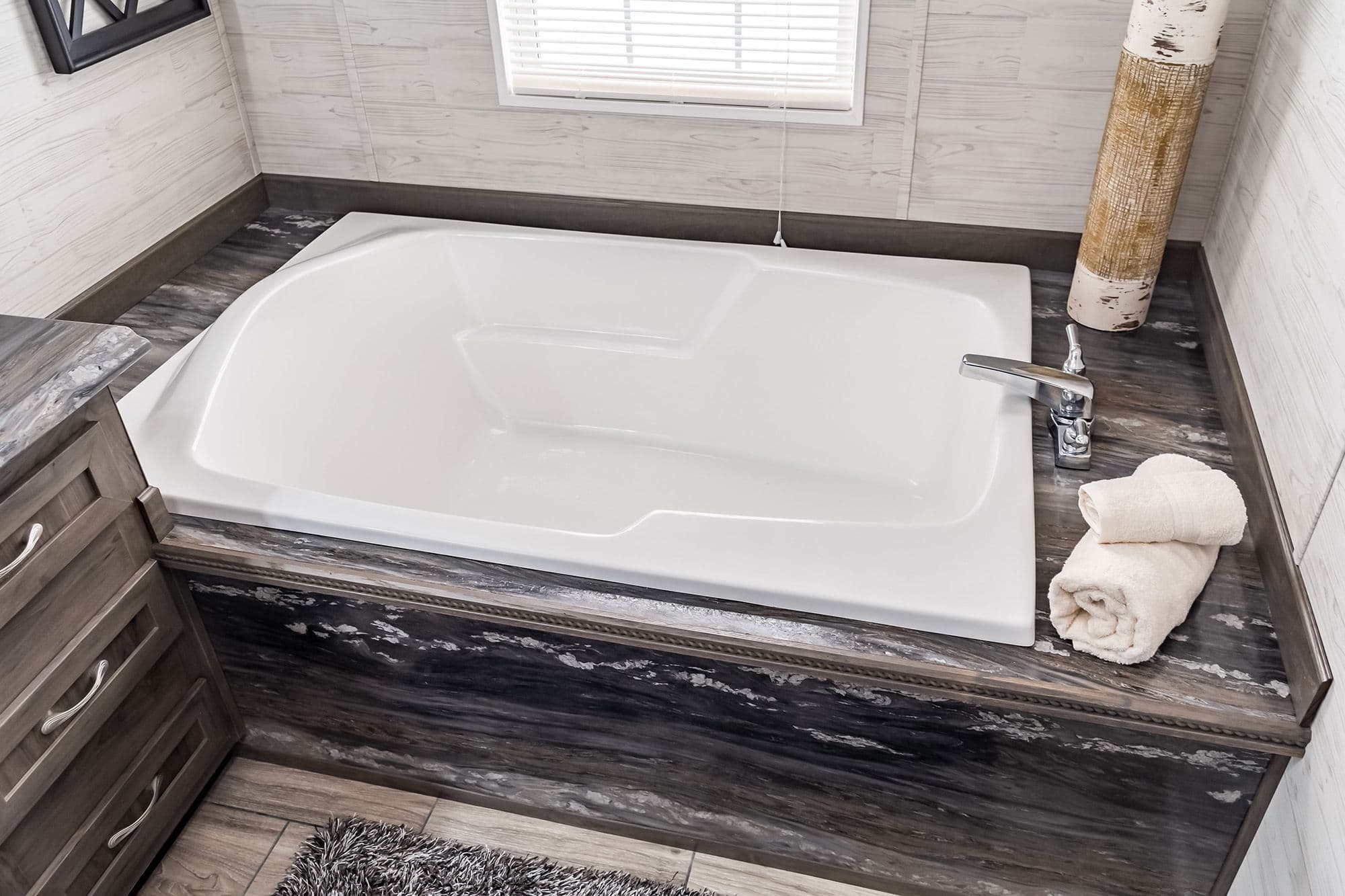 Md-41-32 bathroom home features