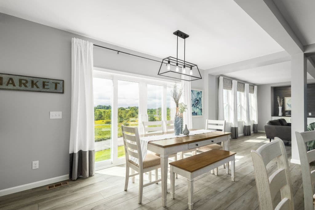 Ultra ranch 2p2409-x interior home features