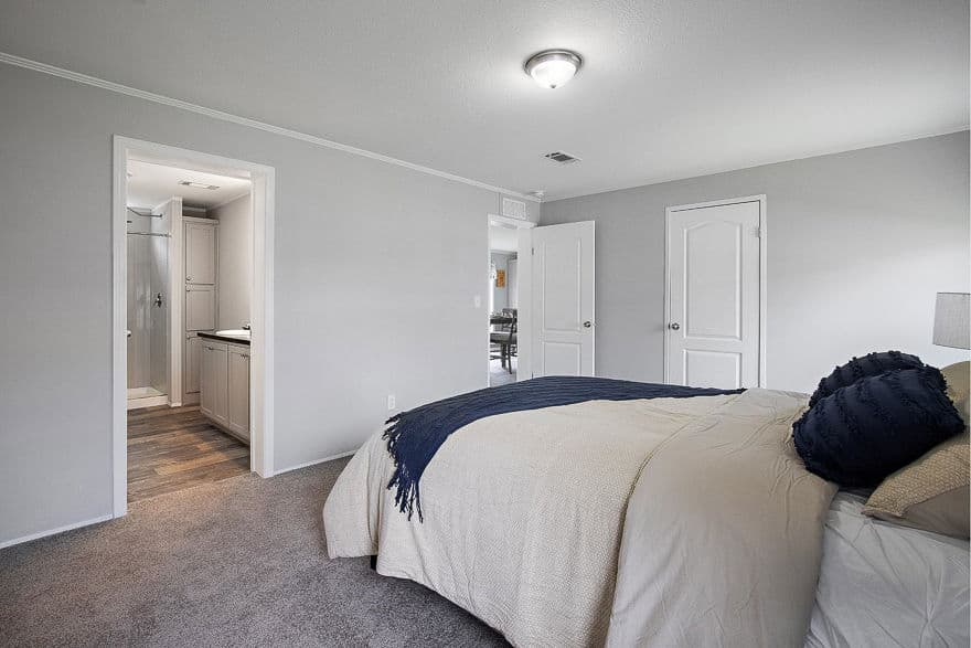 Apopka bedroom home features