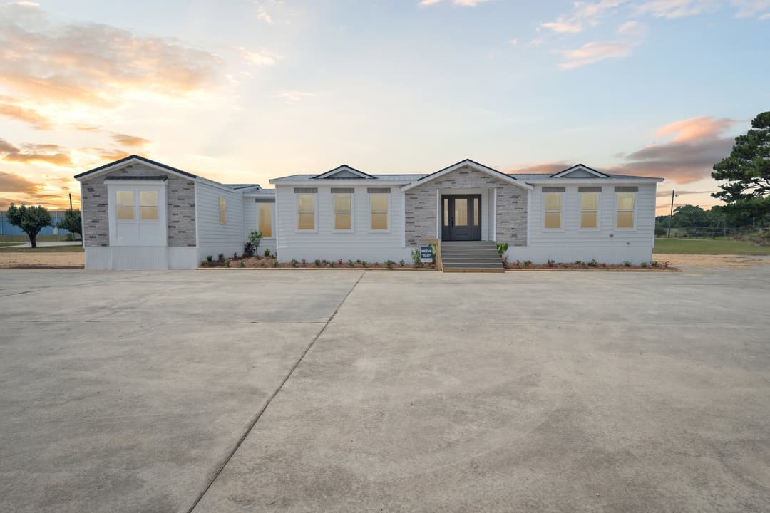 Nexus elevation and exterior home features