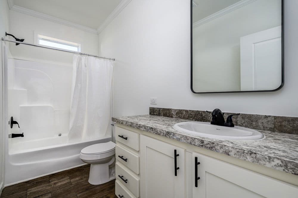 Kinderlou bathroom home features