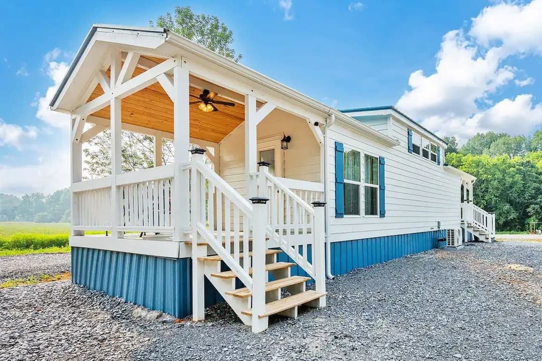 River stone | 4b 115 hero and exterior home features