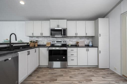 Heritage h-1660-21fka kitchen home features