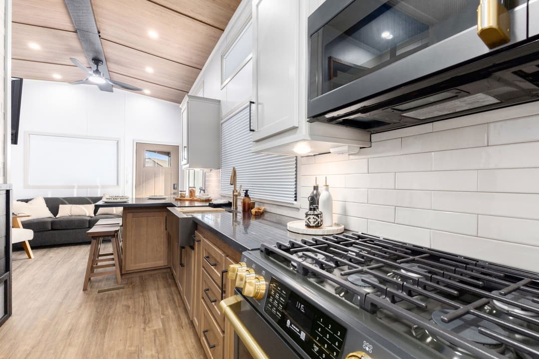 Eldorado 9099pwd kitchen home features