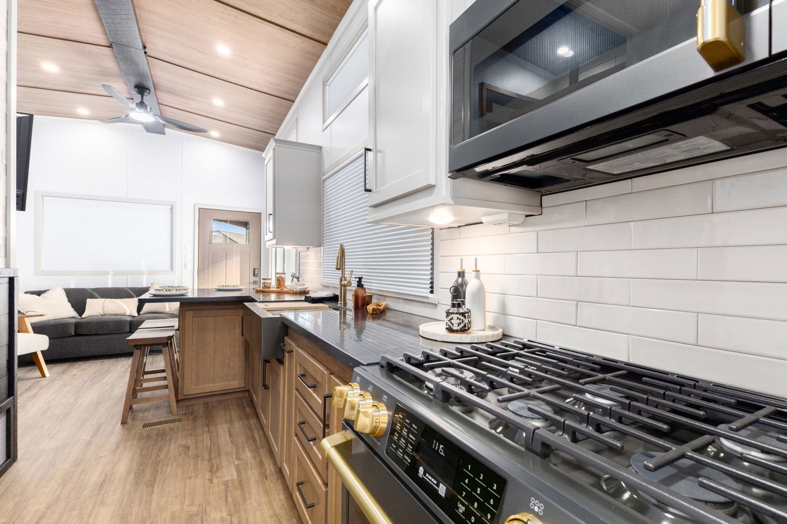 Eldorado 9099pwd kitchen home features