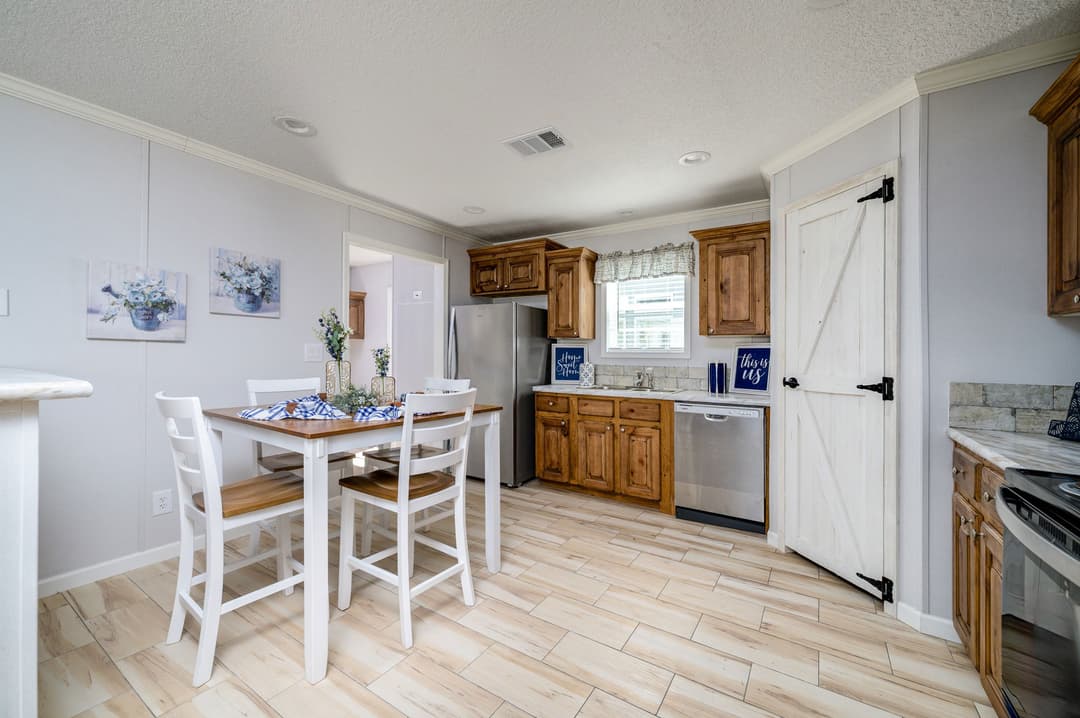 Captiva kitchen home features