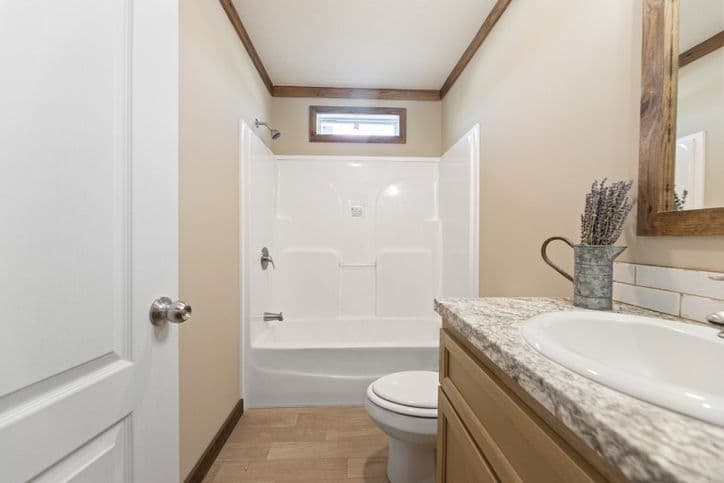 Goose 28643a bathroom home features