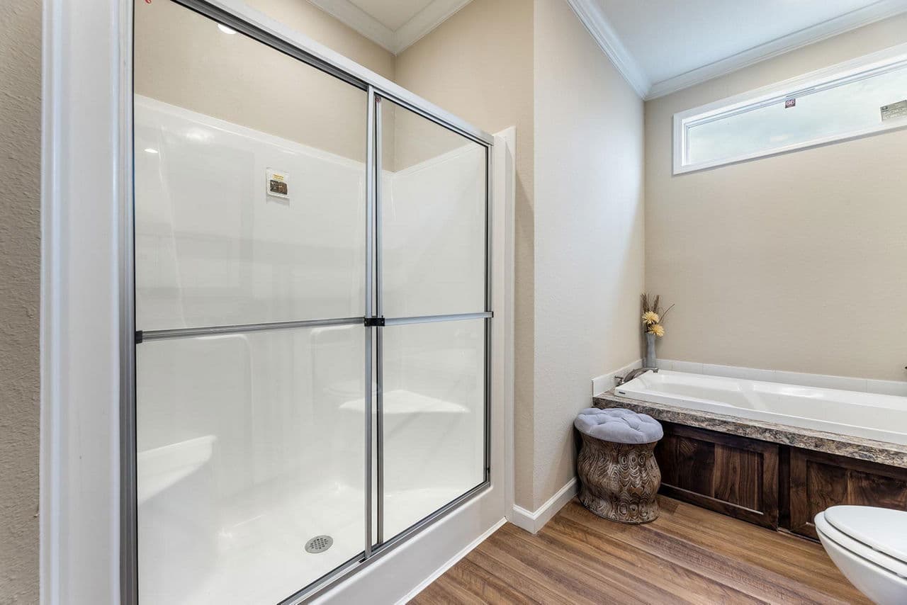 Innovation 3260c bathroom home features